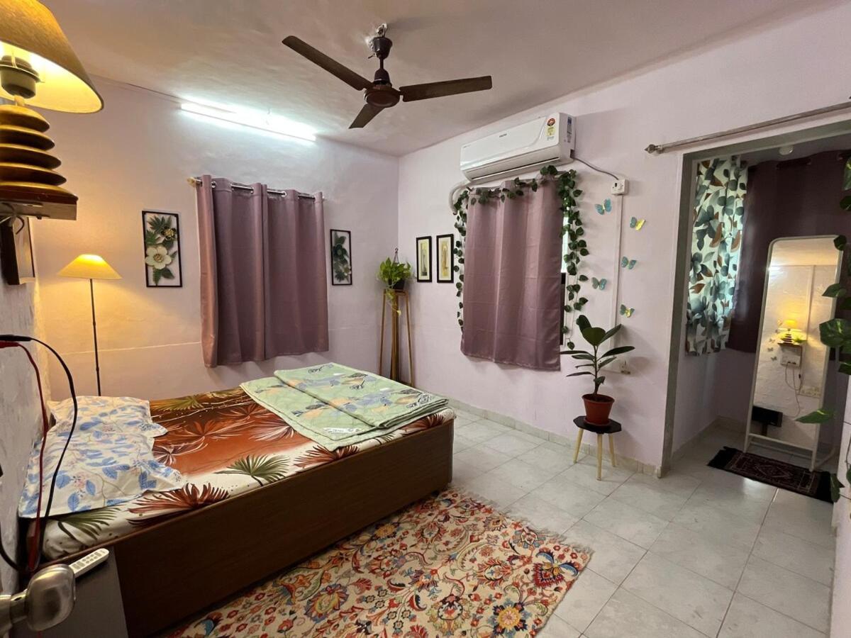 A Cozy & Peaceful Entire 1Bhk House Near The Beach Apartment Mumbai Exterior photo